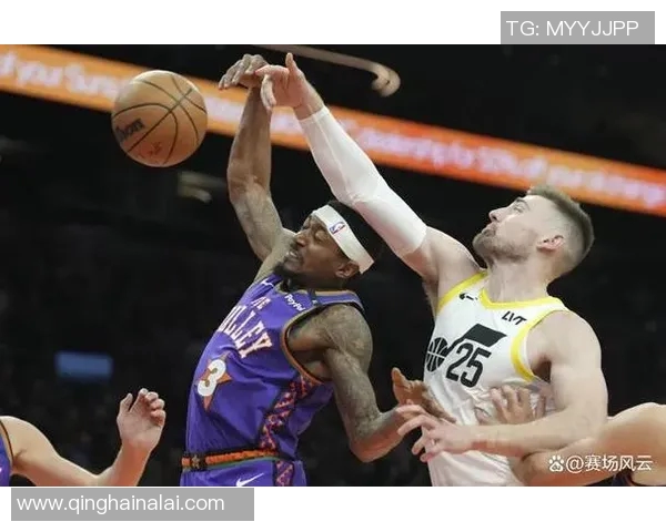 昔日恩怨再燃 布克与老队友对决掀起赛场风云 昔日恩怨再燃 布克与老队友对决掀起赛场风云